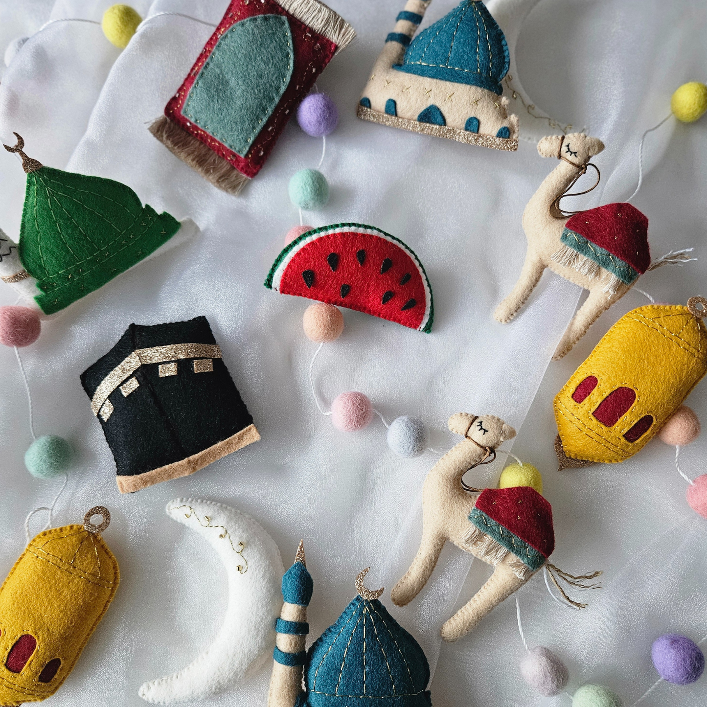 The Iman Essence Garland